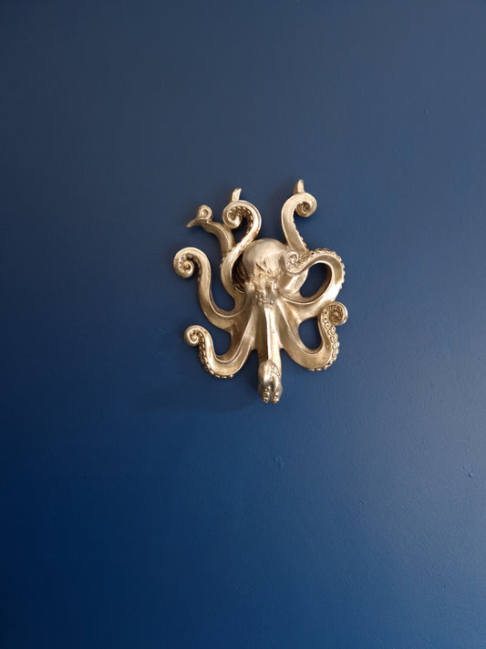 Silver Octopus Wall Hook - Ocean-Inspired Resin Wall Decor for Home, 20cm Height Home Decor