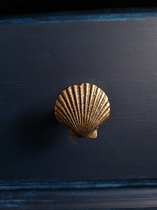 Gold Scallop Drawer Knob - Sea and Botanical Decor for Furniture - 3cm Height Home Decor